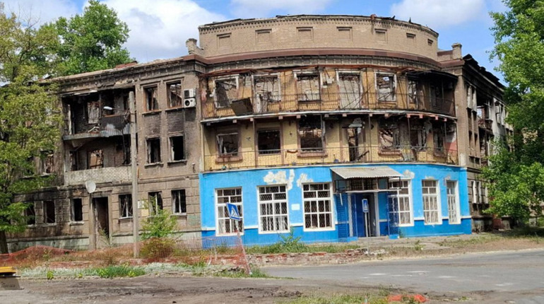 Евакуація. В окупованому Рубіжному паніка через невідомий випадок на силікатному виробництві