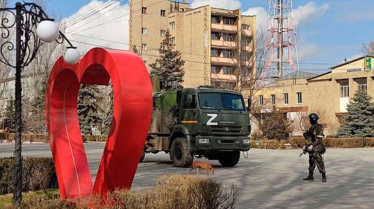 Жорстокість окупантів у Скадовську: жінки стають жертвами грабежів і знущань
