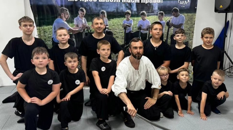 Словом і шаблею. Для молоді Глухова відбувся патріотичний захід