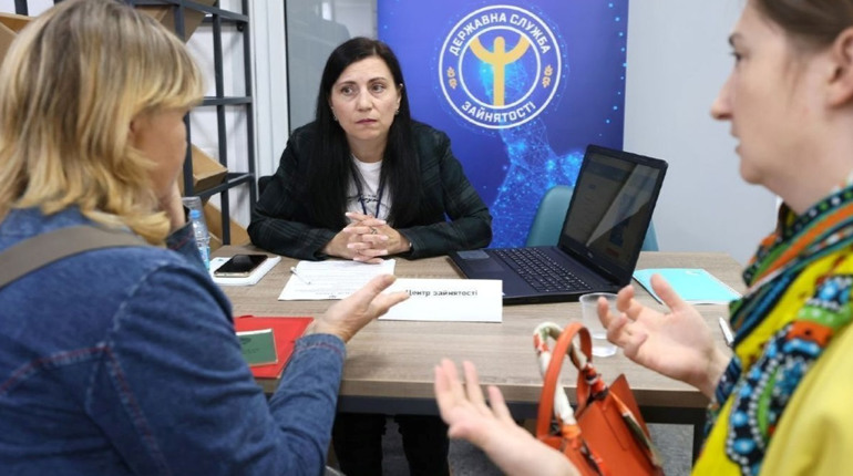 Служба зайнятості Донеччини запустила чат-бот для підтримки ВПО з Волноваського району
