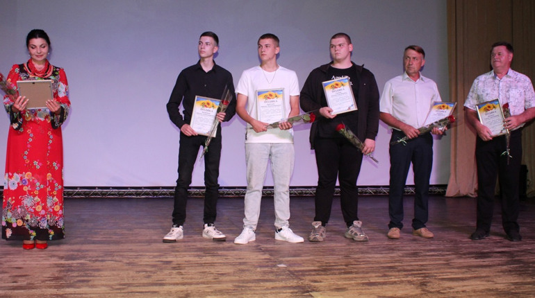 У Гадячі відзначили учасників волонтерської групи "Тепло душі"