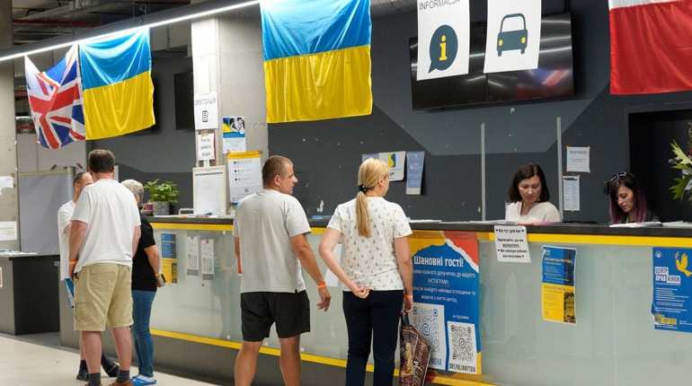 З 1 липня: українських біженців чекають нововведення у Польщі. Які?