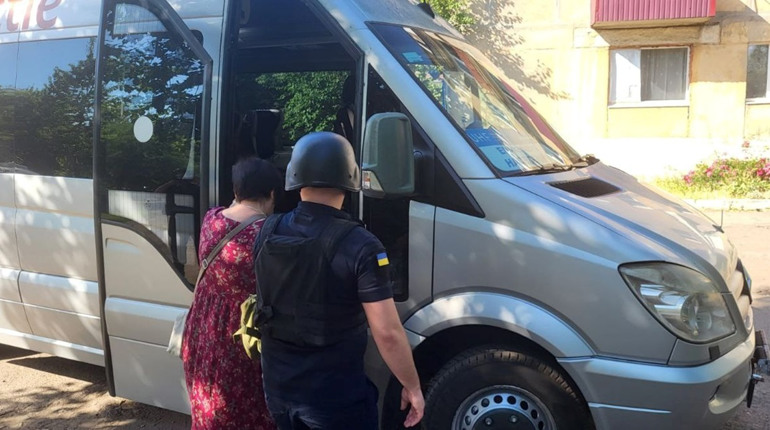 Евакуація з Торецької громади до Дніпра та Рівненської області: коли черговий безплатний рейс