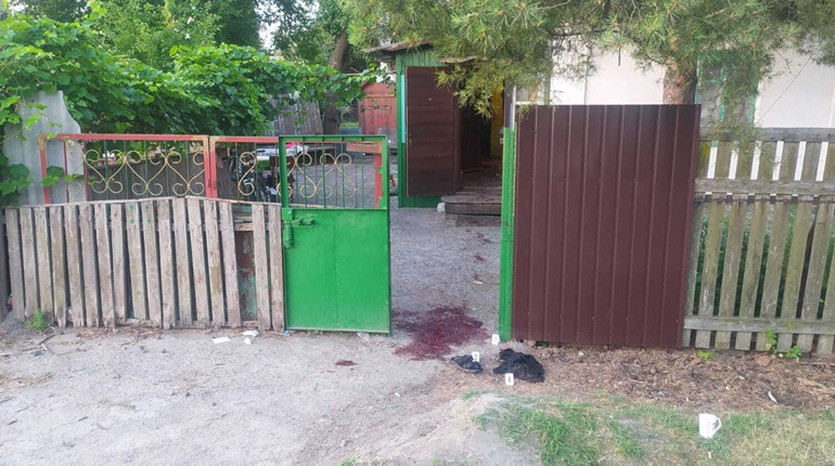 Вбив через ревнощі. На Лозівщині взято під варту 53-річного чоловіка, який зарізав свого суперника