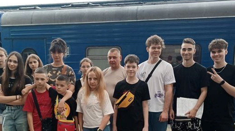 35 дітей з Торецької громади вирушили на оздоровлення до "Перлини Донеччини" в Закарпатті