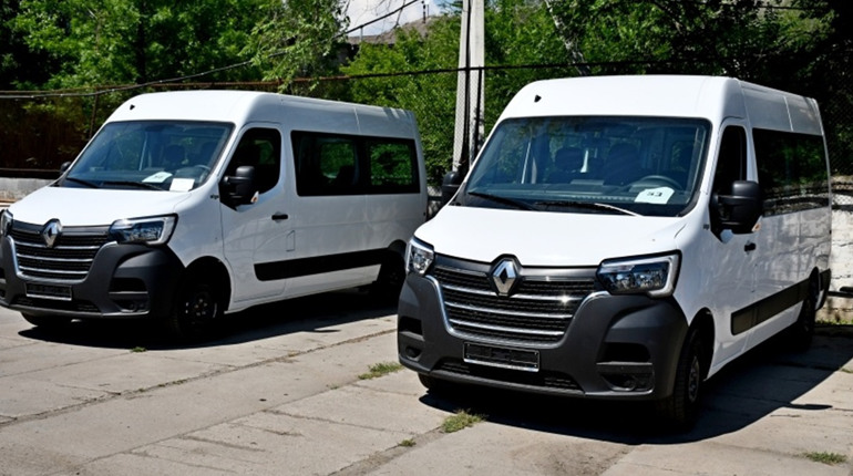 Нікополь отримав два нових автобуси Renault Master від міжнародних партнерів