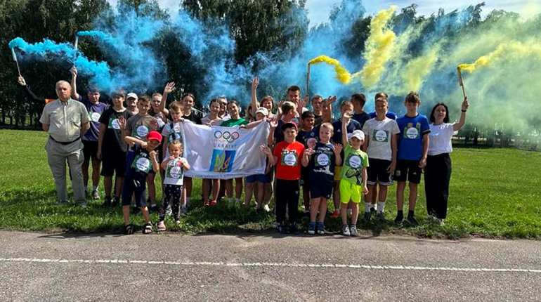 "Передай вогонь перемоги": на Красноградщині діти відзначили Всеукраїнський Олімпійський день