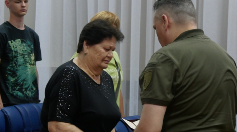 У Покрові вшанували пам'ять захисників України та підтримали важливі рішення на сесії міськради