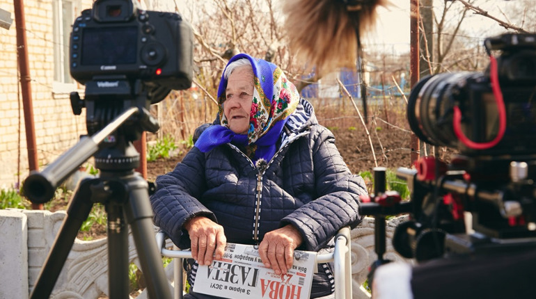 Не пропустіть другу серію “Баби Єльки” про Устинівську громаду