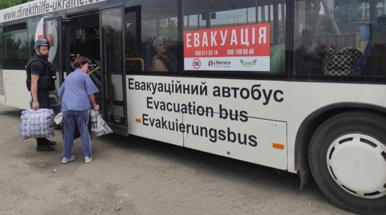 Критична ситуація в Торецьку: влада закликає до негайної евакуації. Як це можна зробити