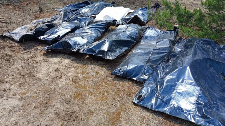 На окупованій Луганщині зізналися у масових похованнях українців. Ексгумацію контролює слідком РФ