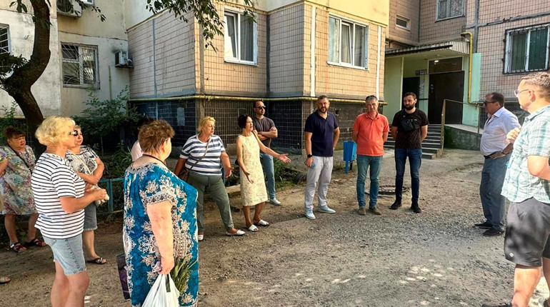 До 1 жовтня в Южному оновлять дорогу на одній із вулиць