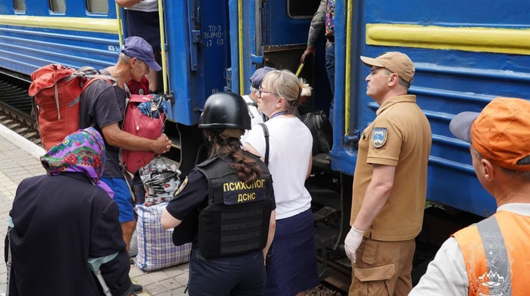 Рятівний шлях до безпеки: 13 липня вирушає черговий евакуаційний потяг з Донеччини до Волині