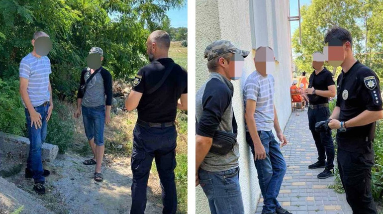 У Сичавці затримали двох осіб, які шукали "закладки"