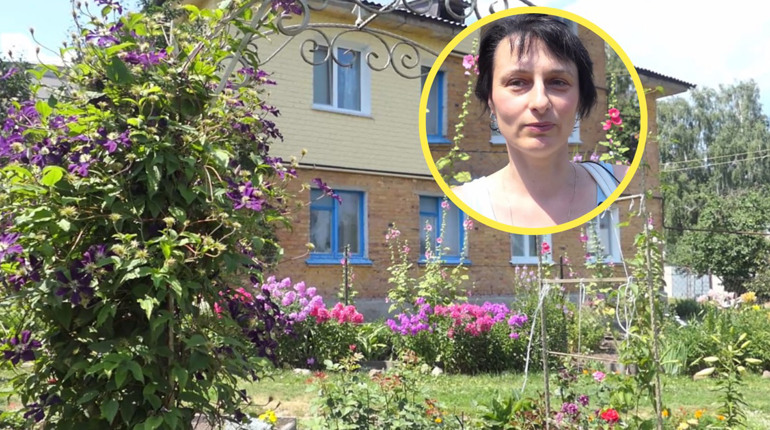 Квіткове сусідство. У центрі Глухова дві господині створили різнобарвний оазис на спільному подвір’ї