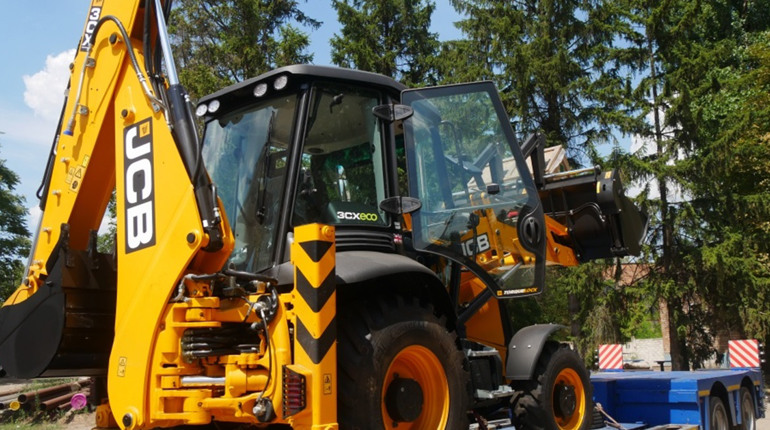 У "Покровводоканалі" з'явилася нова техніка: екскаватор JCB