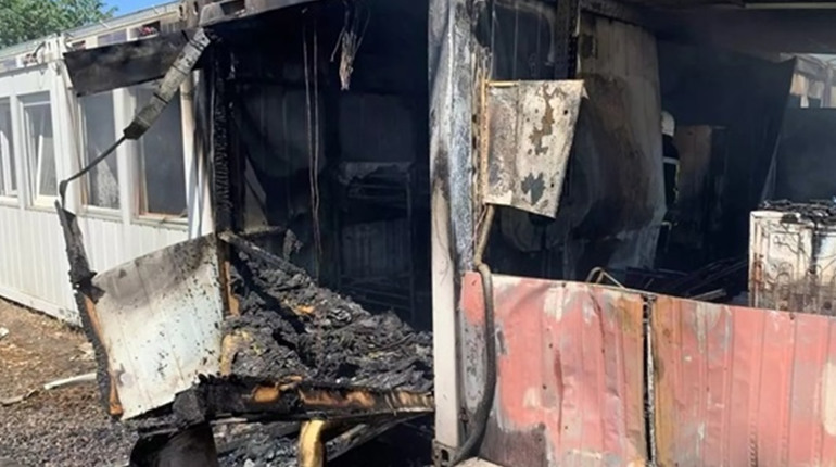 У Запоріжжі сталася пожежа в модульному містечку: 25 рятувальників ліквідували загоряння