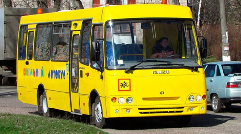 Підготовка до навчального року. Заклади освіти Лозової отримають нові шкільні автобуси