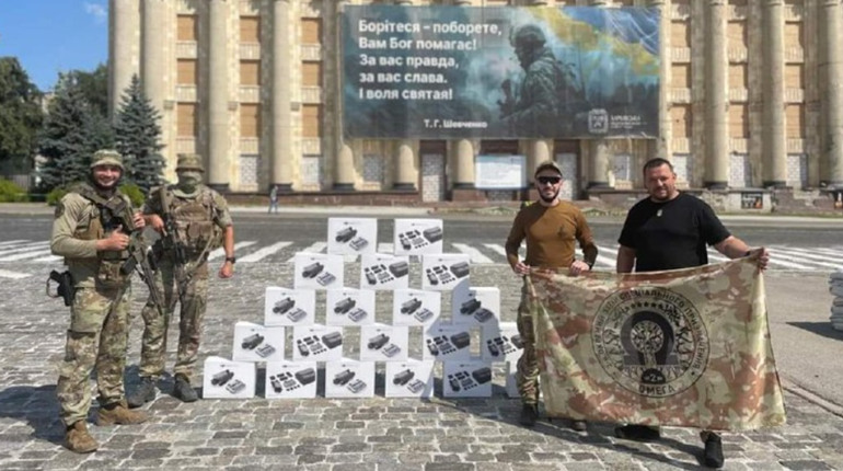 Допомога оборонцям. Громада з Луганщини передала спецпризначенцям 20 квадрокоптерів