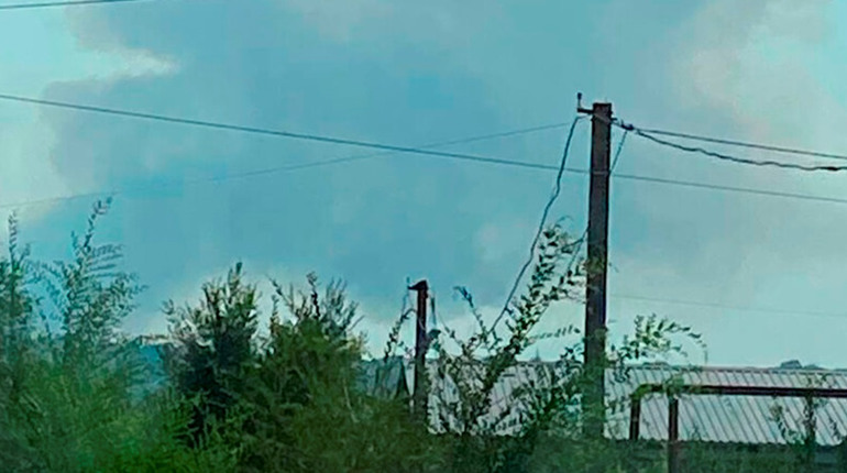 В окупованому Луганську нині гучно. Прогриміло близько десятка вибухів