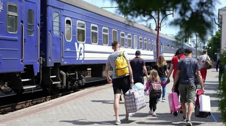 21 липня евакуаційним потягом з Донеччини виїхало 84 жителя. Яку разову грошову допомогу отримали
