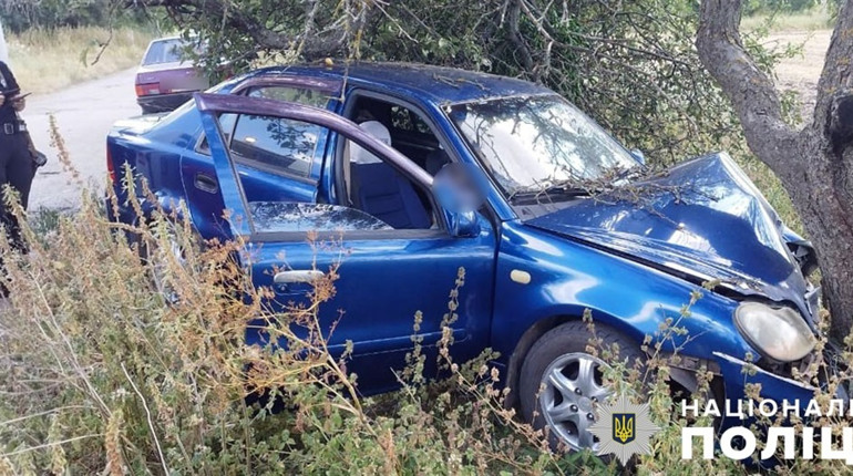 У Гадячі поліція розслідує обставини смерті чоловіка, якого знайшли за кермом автівки