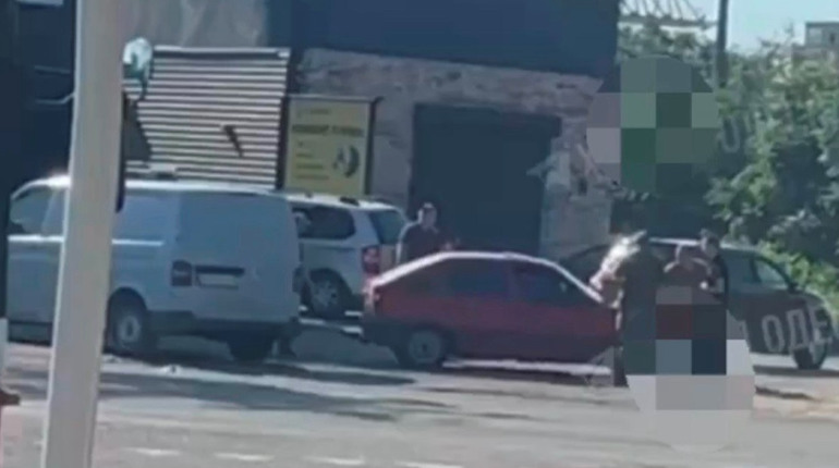 В Одесі водій не зупинився на вимогу ТЦК і провіз військового на капоті: коментар ТЦК