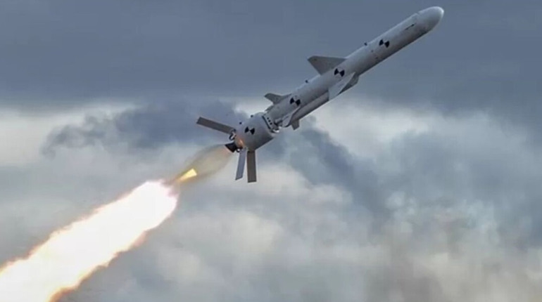 З-під завалів вилучили тіло людини. Лозова зазнала ракетного удару з боку російських загарбників
