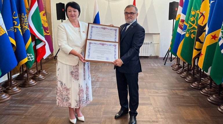 Окупанти внесли новий прапор та герб Мелітополя в Державний геральдичний реєстр РФ