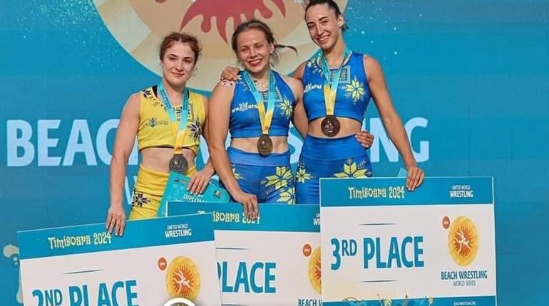 Софія Бордінських виборола бронзу на міжнародних змаганнях із пляжної боротьби