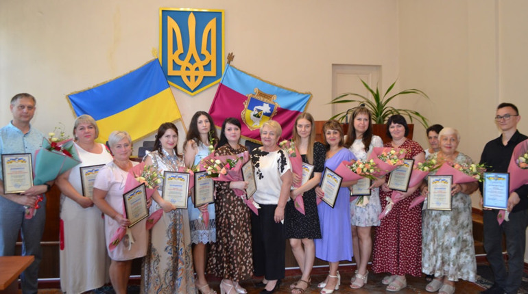 У Глухові та Есмані з професійним святом привітали медпрацівників