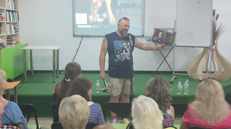 У Мені відбулася зустріч з Русланом Горовим: письменником, режисером, волонтером