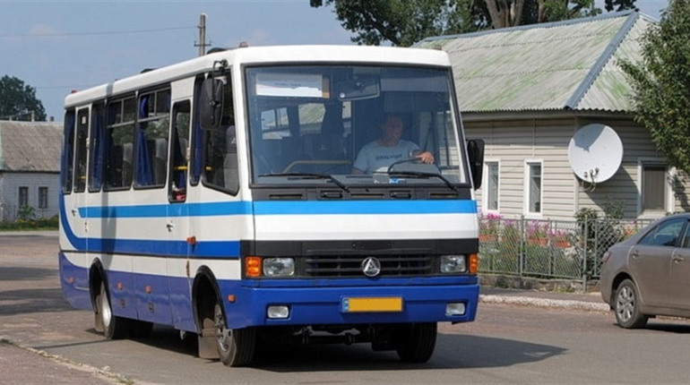 На лівобережжі Херсонщини окупанти запустили новий автобусний маршрут Стрілкове — Генічеськ