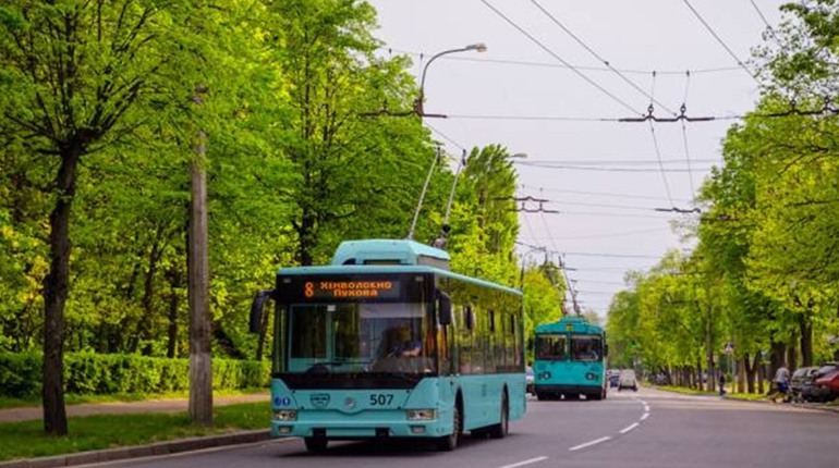 У Чернігові оновлено назви автобусних та тролейбусних маршрутів через перейменування вулиць