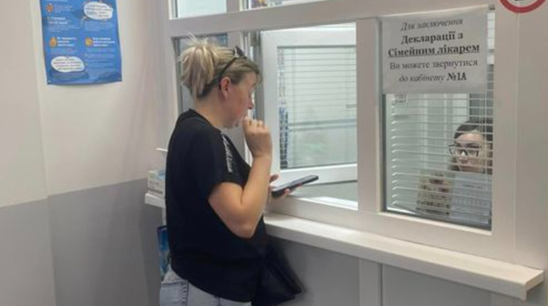 Переселенцям з Луганщини надають одноразову грошову допомогу на лікування. Хто може отримати