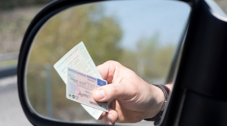 На тимчасово окупованій Херсонщині росіяни знову шантажують місцеве населення
