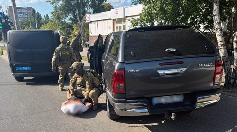 Організовував незаконний перетин кордону. У Запоріжжі затримали очільника благодійного фонду