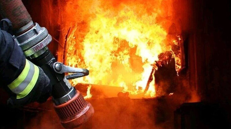 У Глухові горів будинок на вулиці Червона гірка