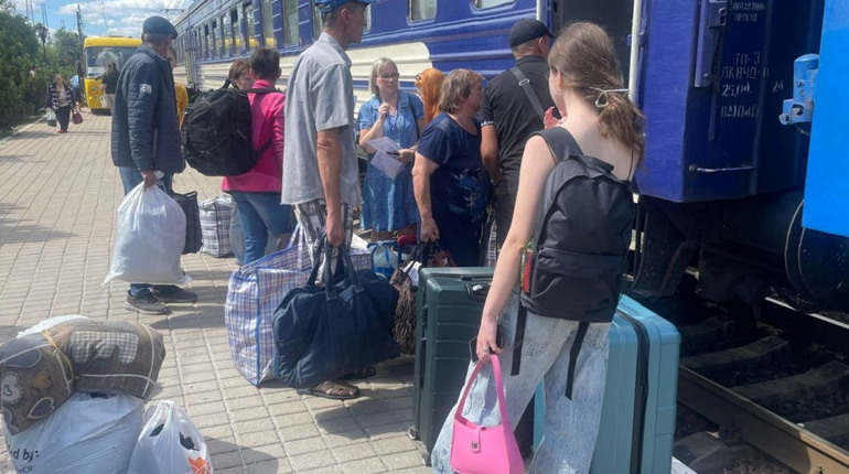 14 серпня 175 жителів Донеччини евакуйовано з Покровська до Рівненської області