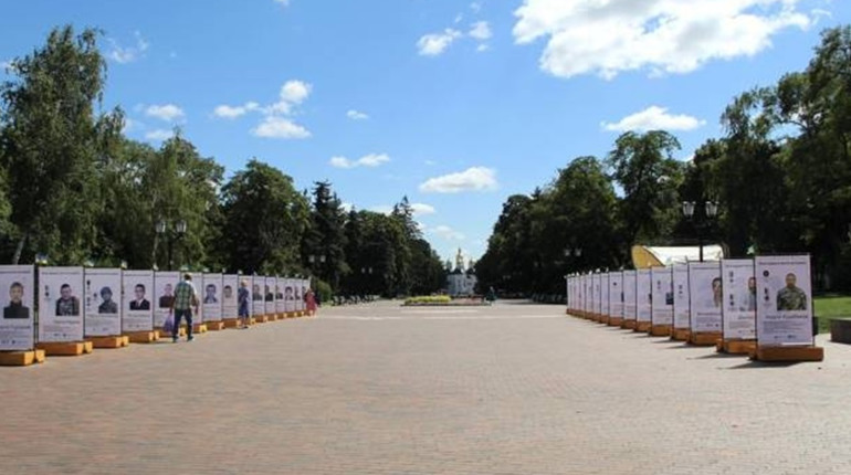 У Чернігові оновили Алею Героїв, вшанувавши пам'ять 60 загиблих захисників