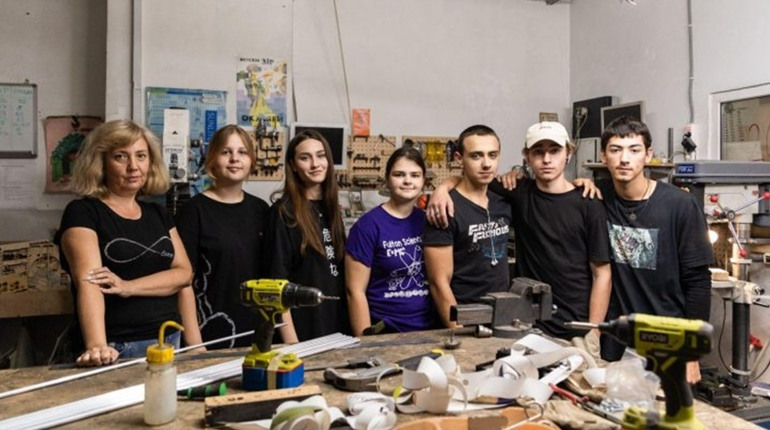Учні Покрова здобули перемогу на міжнародному конкурсі International Young Eco-Hero Award 2024