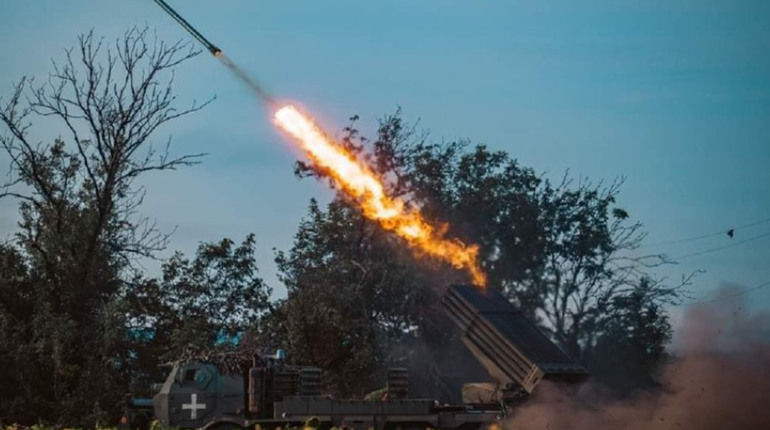 Застосували 65 безпілотників за добу. Окупанти знищують останні житлові будинки в прифронтових селах