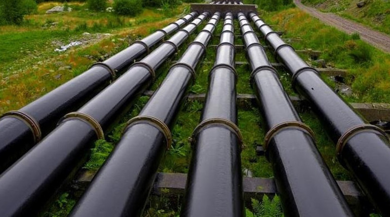 «Нафтова голка»: як Україна обмежила пальне для Угорщини і Словаччини