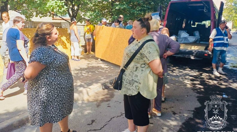Благодійні організації надали допомогу постраждалим від нічного ракетного удару по Покровську
