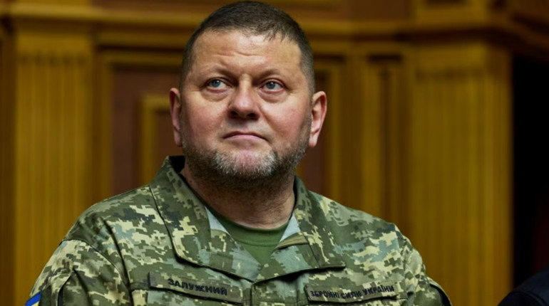 Нове обличчя "Залізного генерала". Що ми дізнаємося з першої книги про Валерія Залужного