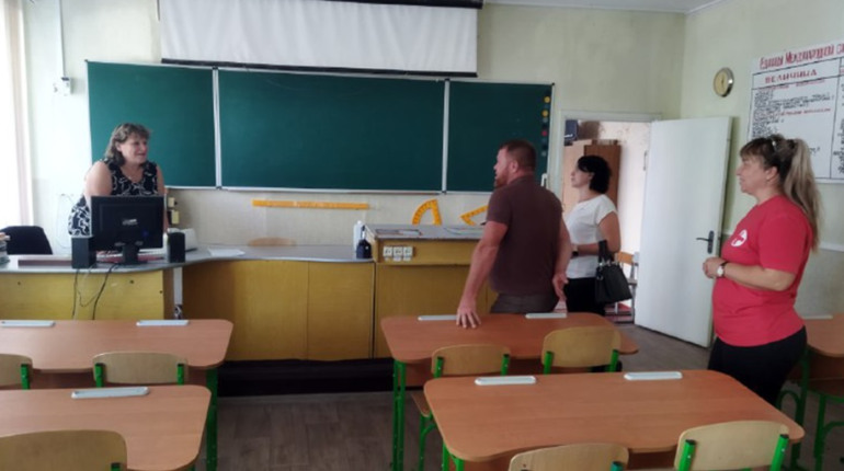 На Луганщині окупанти перевірили готовність шкіл до 1 вересня. Інспектували будівельників Татарстану