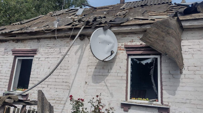 Внаслідок обстрілу на Глухівщині просто неба лишилося подружжя літніх людей