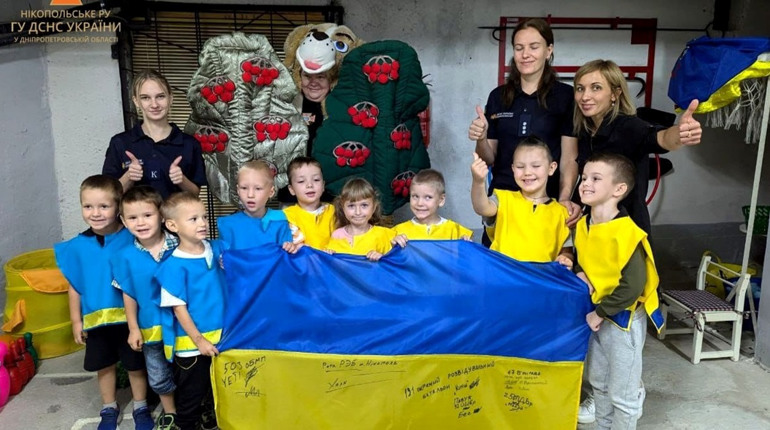 У Нікополі рятувальники разом із фахівцем з безпеки провели захопливий урок для дошкільнят