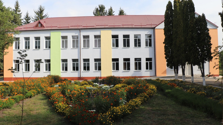 Латвія допомогла відновити пошкоджений ліцей на Чернігівщині