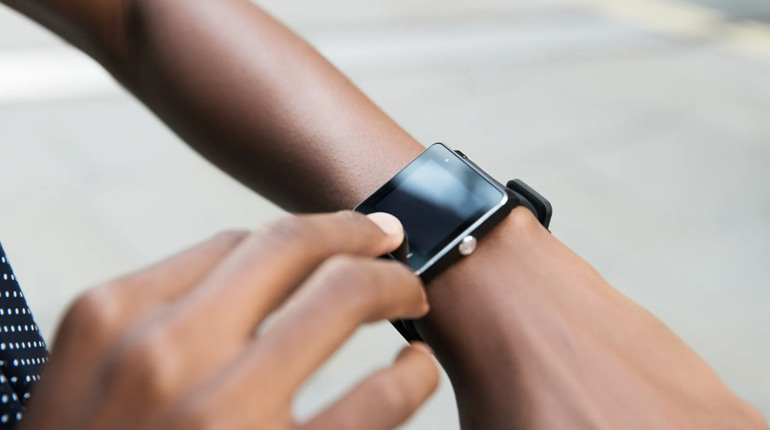 Жіночі смартгодинники Samsung Galaxy Watch 4 — для тих, хто не звик програвати